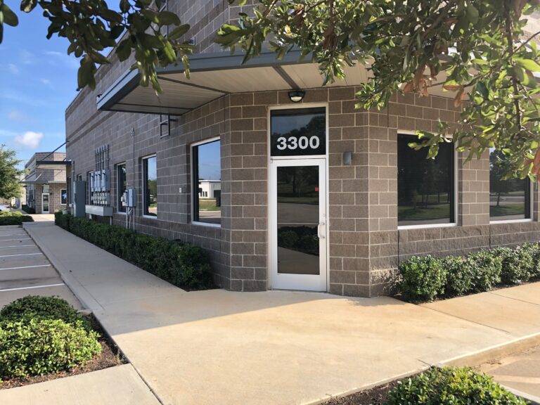 Rent office space in Conroe at 3300, one of our largest spaces, just two minutes from 1-45.