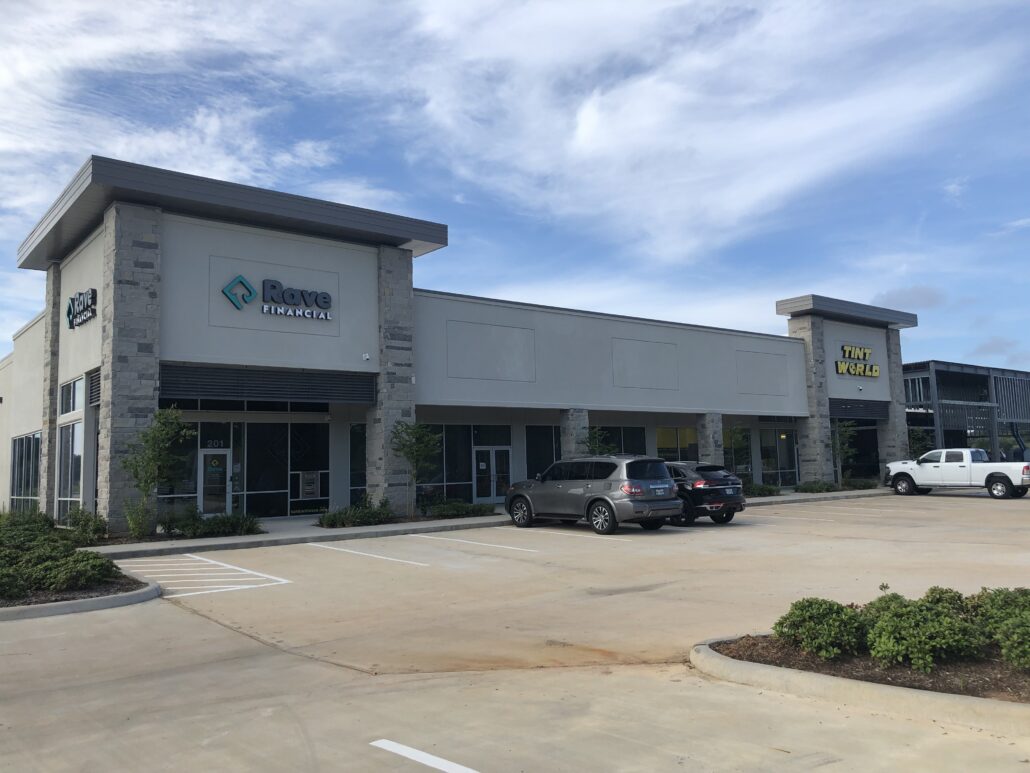 Lease retail space in Conroe at Teas Ridge Retail Center II